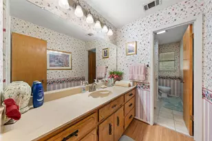 402 N Walnut St, Lacy Lakeview, TX 76705 - Photo 13