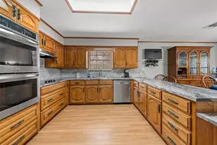 402 N Walnut St, Lacy Lakeview, TX 76705 - Photo 9