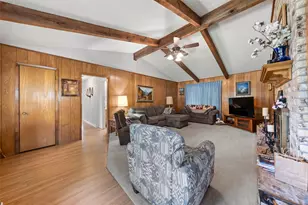 402 N Walnut St, Lacy Lakeview, TX 76705 - Photo 5