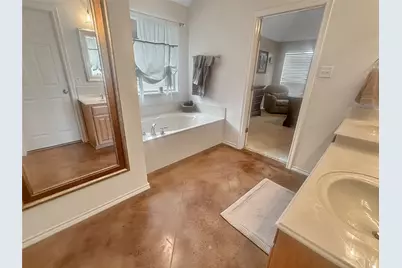 10717 Greenview Court, Benbrook, TX 76126 - Photo 11