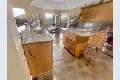 10717 Greenview Court, Benbrook, TX 76126 - Photo 5