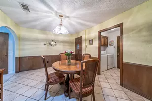 2138 Wellington Dr, Grand Prairie, TX 75051 - Photo 15