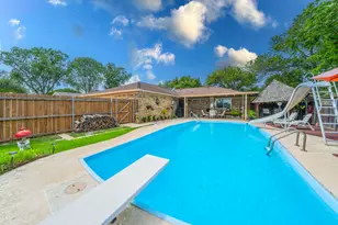 2138 Wellington Dr, Grand Prairie, TX 75051 - Photo 29