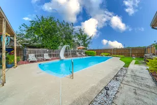 2138 Wellington Dr, Grand Prairie, TX 75051 - Photo 31