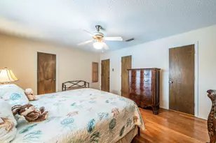 2138 Wellington Dr, Grand Prairie, TX 75051 - Photo 17