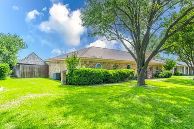 2138 Wellington Drive, Grand Prairie, TX 75051 - Photo 5