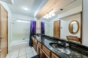 2138 Wellington Dr, Grand Prairie, TX 75051 - Photo 19