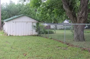 101 E Murray St, Denison, TX 75021 - Photo 7