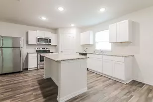 304 Outboard Dr, Gun Barrel City, TX 75156 - Photo 9