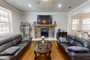 1407 Lady Amber Ln, Granbury, TX 76049 - Photo 5