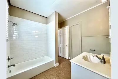 701 W Sycamore Street, Denton, TX 76201 - Photo 9