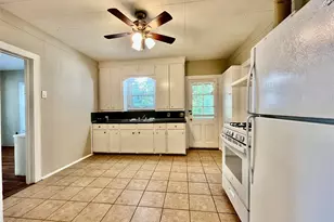 701 W Sycamore St, Denton, TX 76201 - Photo 5