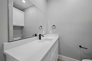 2734 W Washington St, Denison, TX 75020 - Photo 11