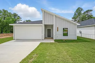 2734 W Washington St, Denison, TX 75020 - Photo 1