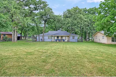 912 Kiowa Drive W, Lake Kiowa, TX 76240 - Photo 35