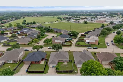 141 Buffalo Creek Drive, DeSoto, TX 75115 - Photo 11