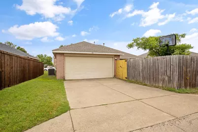 141 Buffalo Creek Drive, DeSoto, TX 75115 - Photo 13