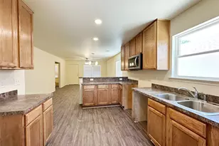 320 SW 14th, Mineral Wells, TX 76067 - Photo 7