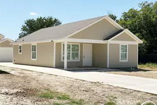 320 SW 14th, Mineral Wells, TX 76067 - Photo 3