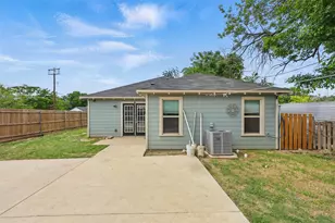 1200 E Annie St, Fort Worth, TX 76104 - Photo 15