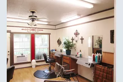 103 E Denison Avenue, Bonham, TX 75418 - Photo 11