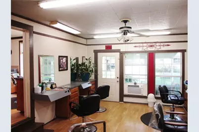 103 E Denison Avenue, Bonham, TX 75418 - Photo 9