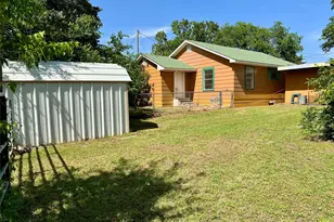 711 Fayette St, Nocona, TX 76255 - Photo 5