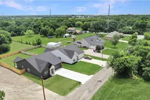 909 Maple St, Farmersville, TX 75442 - Photo 25