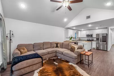 161 Columbia Street, Cleburne, TX 76031 - Photo 3