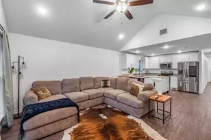 161 Columbia St, Cleburne, TX 76031 - Photo 3