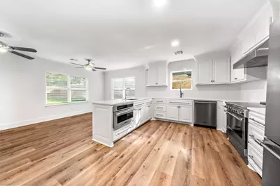 9916 Sandalwood Drive, Woodway, TX 76712 - Photo 7