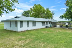 1411 Parker Dairy Rd, Alvord, TX 76225 - Photo 27