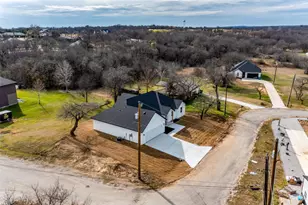 171 Tryall Ct, Runaway Bay, TX 76426 - Photo 7