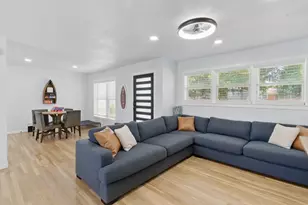 613 Crestview Dr, Granbury, TX 76048 - Photo 3