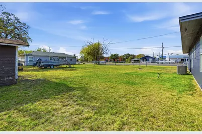 613 Crestview Drive, Granbury, TX 76048 - Photo 21