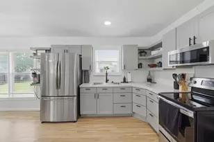 613 Crestview Dr, Granbury, TX 76048 - Photo 7