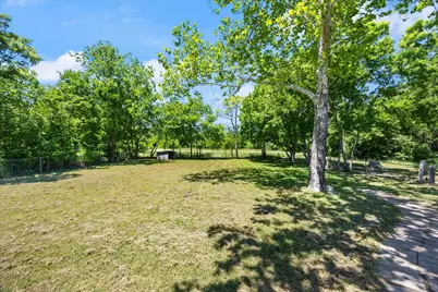 808 Edmondson Street, Greenville, TX 75401 - Photo 17