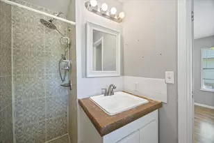 808 Edmondson St, Greenville, TX 75401 - Photo 13