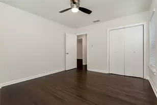 3928 Valley Ridge Rd, Dallas, TX 75220 - Photo 21