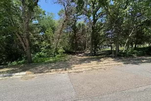 3 Robin, Cedar Hill, TX 75104 - Photo 1