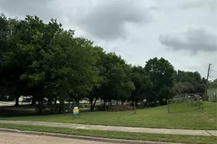 501 Henderson Cir, Garland, TX 75040 - Photo 1