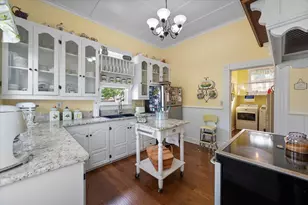 756 W 3rd Ave, Corsicana, TX 75110 - Photo 13