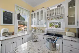 756 W 3rd Ave, Corsicana, TX 75110 - Photo 15