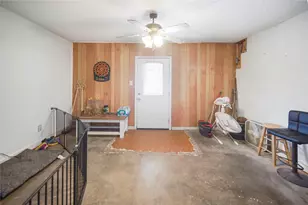 304 Moore St, Jacksboro, TX 76458 - Photo 13