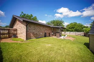 304 Moore St, Jacksboro, TX 76458 - Photo 15