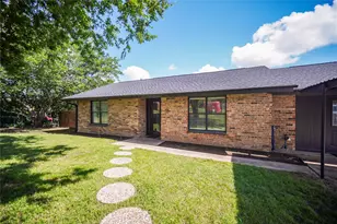 304 Moore St, Jacksboro, TX 76458 - Photo 3