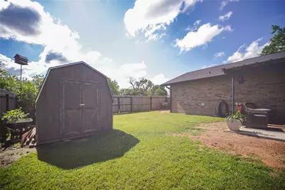 304 Moore Street, Jacksboro, TX 76458 - Photo 19