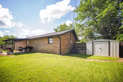 304 Moore Street, Jacksboro, TX 76458 - Photo 17