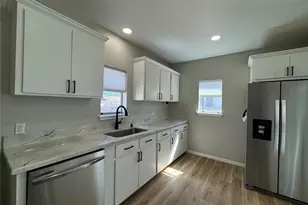 608 S Seaman St, Eastland, TX 76448 - Photo 3