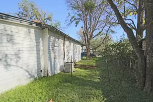 1307 Joslin St, Cleburne, TX 76033 - Photo 19